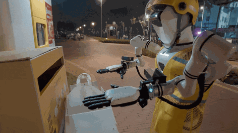 CES 2026：速腾聚创展出机器人“配送小哥”，现场演示打包拆包