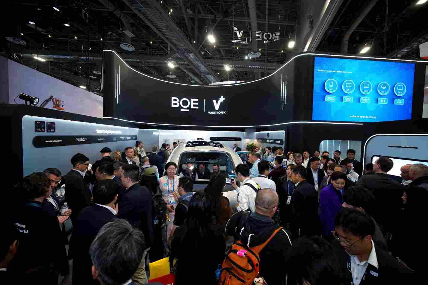 CES 2026：京东方首发HERO 2.0智能座舱，多模态交互全面升级