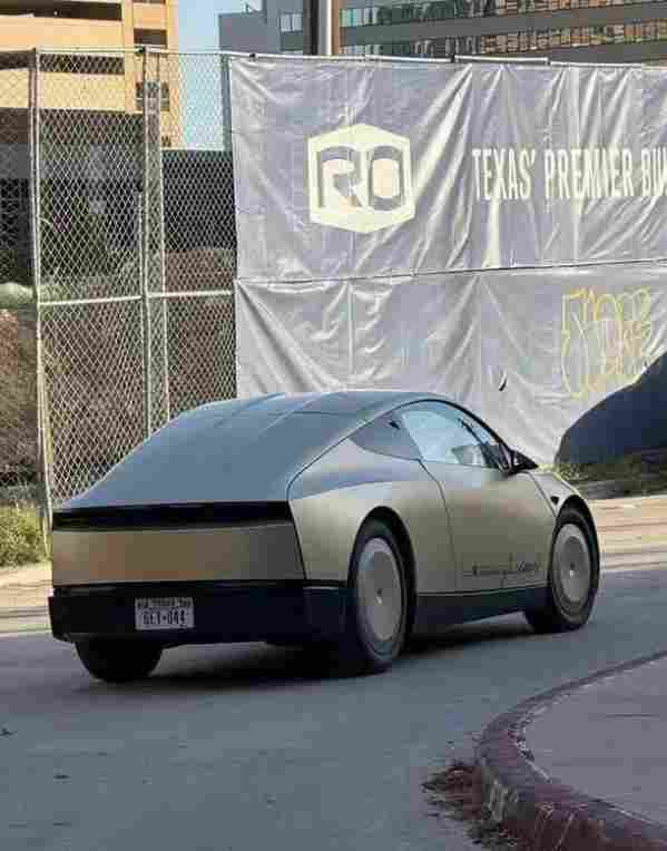 特斯拉Robotaxi事故率为人类9倍