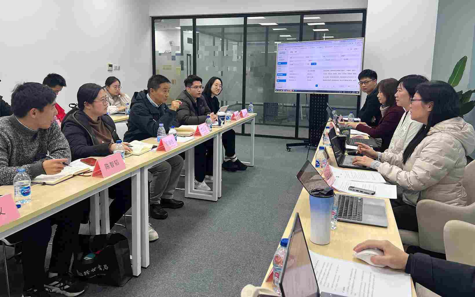 深化交流丨复旦大学世界经济研究所课题组赴盖世汽车开展调研